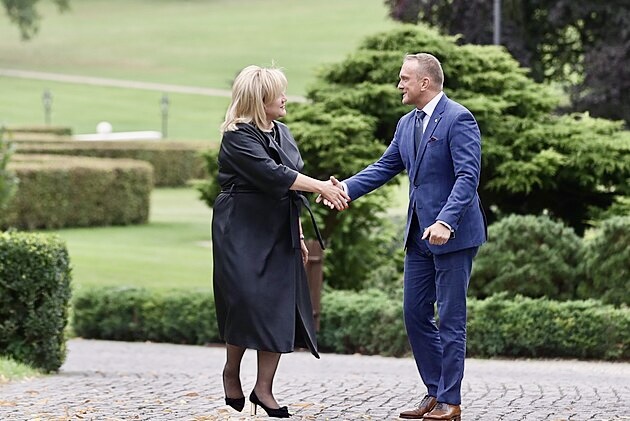 S paní Alenou Schillerovou, ministryní financí, Zámek Lány, květen 2019