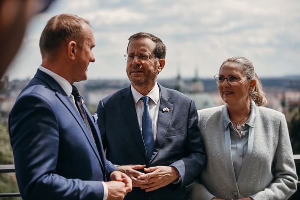 Během státní návštěvy J. E. Isaaca Herzoga, prezidenta Státu Izrael, a paní Michal Herzog, Pražský hrad, červenec 2022